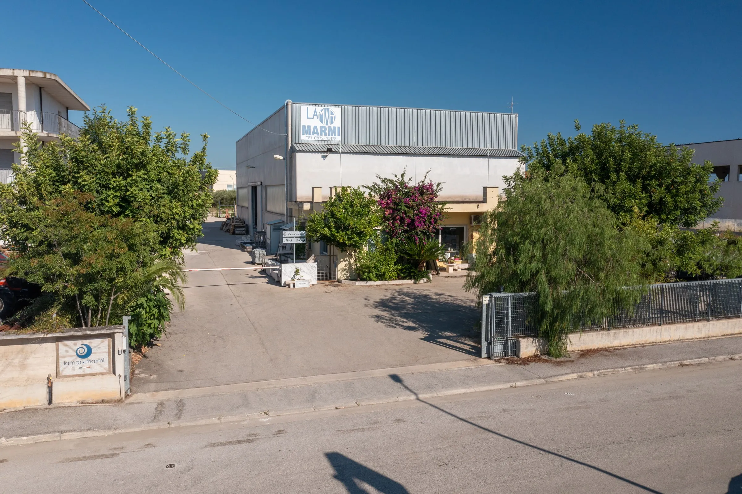 Ingresso dello stabilimento Lamar Marmi nella Zona Artigianale di Lanciano