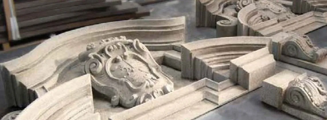 Stone surrounds and elements carved by hand in the workshop